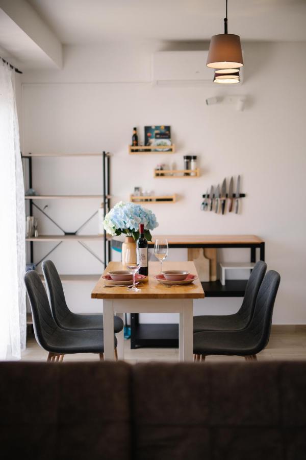 Sunny Apartment For 2 Murter Exteriér fotografie